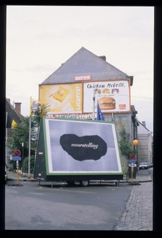 Billboard Project voor de tentoonstelling Straatlopers: Actuele Kunst in de Gentse Papegaaiwijk (1997)