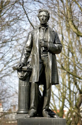 Standbeeld J.R.  Thorbecke